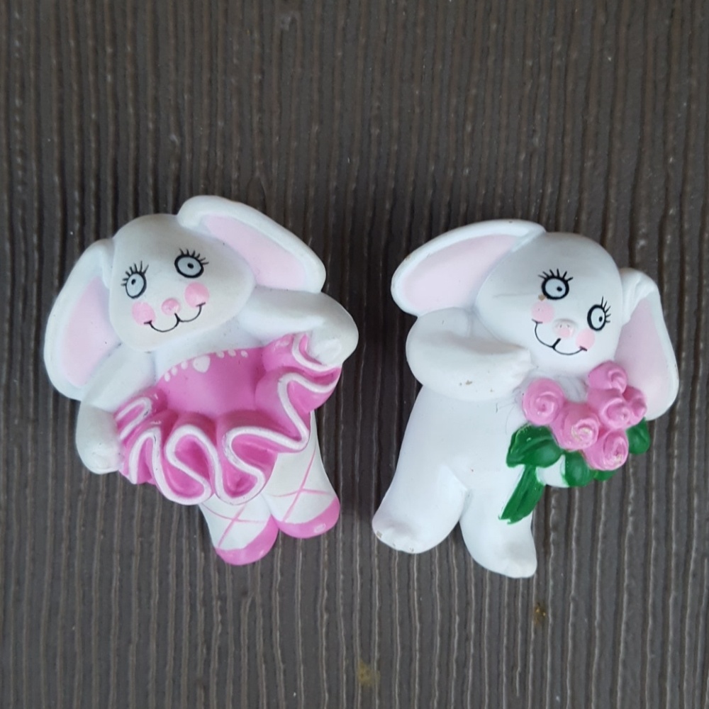 Set of two bunny brooches